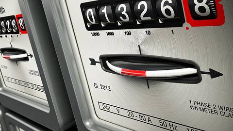 Stromanbieter: Fiese Betrugsmasche lockt Verbraucher in die Falle! - Foto: iStock/adventtr