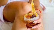 Die Sugaring-Paste Halawa lässt sich ganz einfach selbst machen. - Foto: iStock