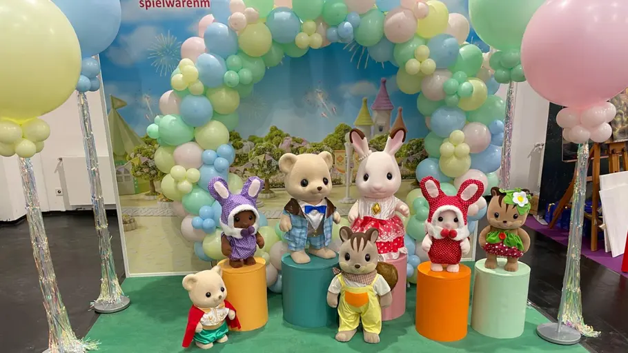 Sylvanian Families als lebensgroße Spielpuppen auf der Spielwarenmesse 2026