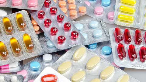 Fast 2 Millionen Deutsche sind tablettensüchtig. - Foto: iStock/artisteer