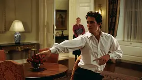 Hugh Grant tanzt durchs Haus. - Foto: Warner Bros. Hugh Grant tanzt durchs Haus. - Foto: Warner Bros.