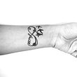 Tattoos für Frauen sollten immer eine besondere Bedeutung haben. Wir haben Inspirationen für die schönsten Motive. - Foto: iStock