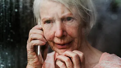 Fake-Anrufe: Gefälschter Anruf vom Amtsgericht ist ein Betrugsversuch - Foto: iStock