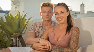 Temptation Island V.I.P. 2022 Tommy und Sandra - Foto: RTL / Frank J. Fastner