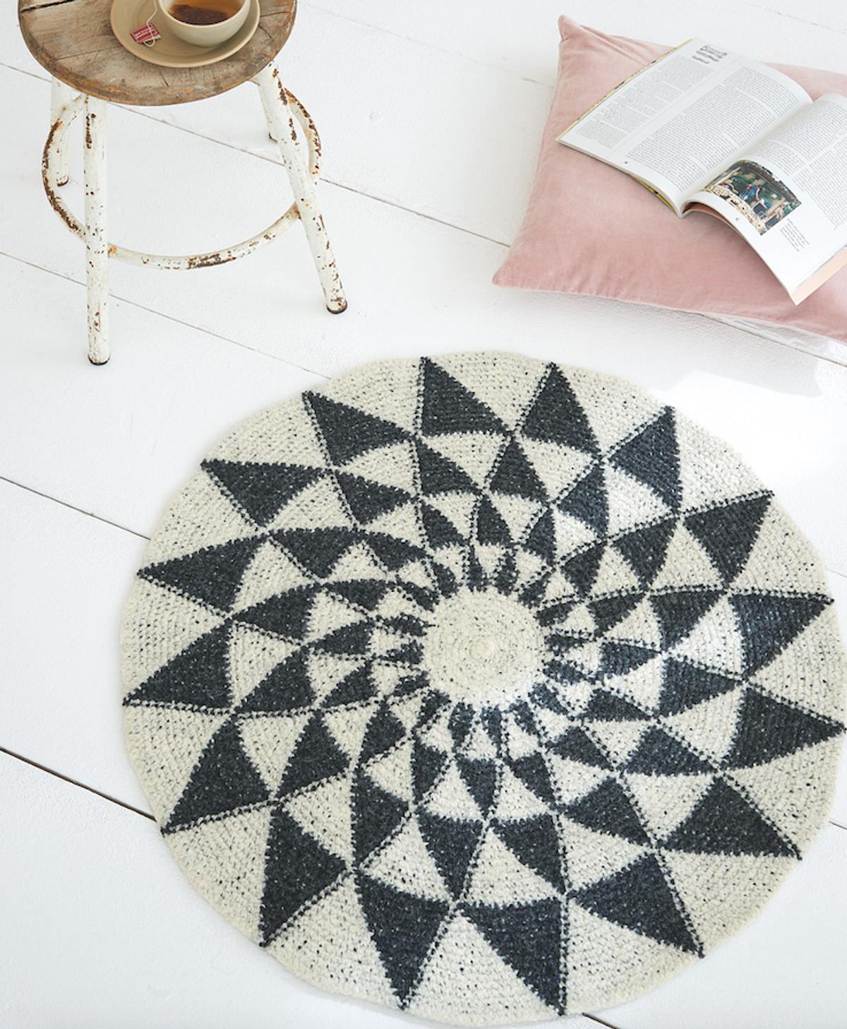 Anleitung: Runder Teppich mit schönem Muster