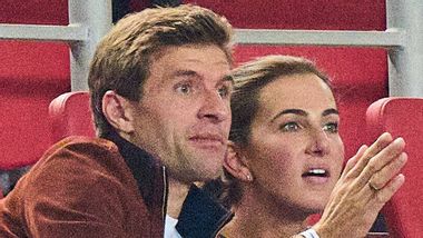 Nach einem Sex-Unfall droht Fußball-Star Thomas Müller und Ehefrau Lisa jetzt großer Ärger... - Foto: IMAGO  /  ActionPictures
