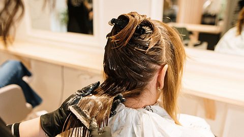 Tiramisu Hair: Darum setzt dieser neue Haarfarbentrend neue Maßstäbe! - Foto: MarioGuti/Getty Images (Themenbild)