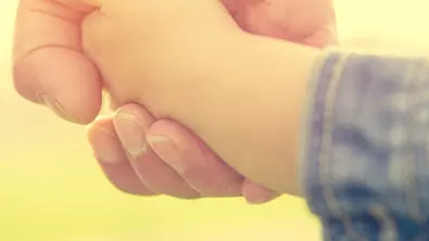 tochter vom vater verlassen - Foto: iStock