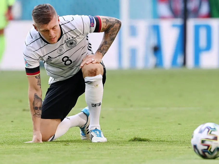 Fußballer-Tattoos: Toni Kroos hat auch mehrere Tattoos, unter anderem ein Bild seiner Tochter auf dem rechten Arm