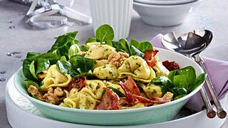 Tortellini-Salat: 8 Rezepte fürs Grillvergnügen - Foto: RFF