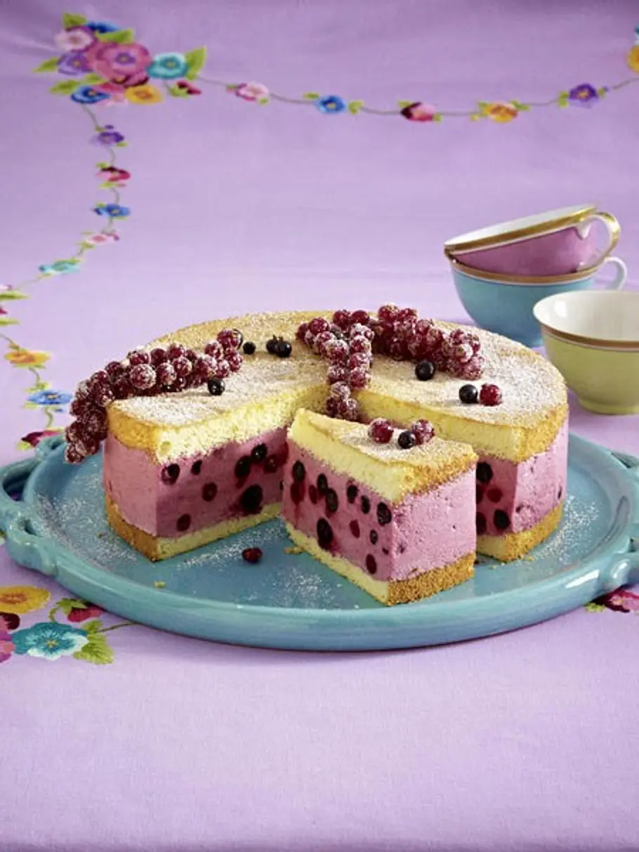 Johannisbeer-Torte mit Cassis-Creme torten rezepte