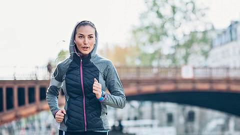 Trainingsplan für den 10km-Lauf in unter 60 Minuten - Foto: iStock/ pixelfit