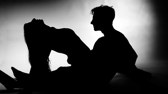 Die Sexstellung „Trapez“ bringt richtig Schwung in dein Liebesleben. Wir verraten, wie sie funktioniert. (Symbolbild) - Foto: coehm/iStock