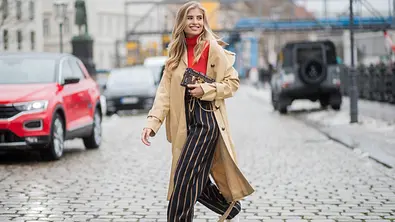 Trenchcoat richtig kombinieren - Foto: Christian Vierig/Getty Images