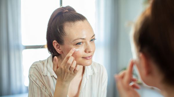 Trockene Haut unter den Augen - Foto: iStock/ vorDa 