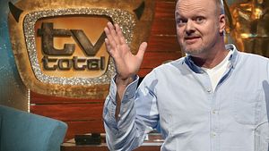 TV total-Comeback! Was wird aus Stefan Raab? - Foto: teutopress/IMAGO & Hannes Magerstaedt/Getty Images