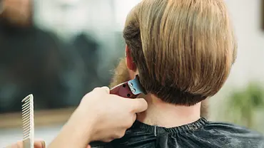 Undercut für Frauen mit Bob - Foto: Oleksandr Hrytsiv/iStock Undercut für Frauen mit Bob - Foto: Oleksandr Hrytsiv/iStock