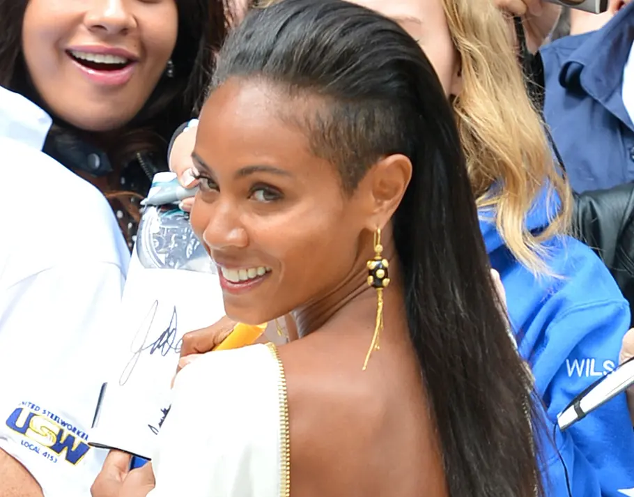 Undercut mit glattem Haar Undercut für lange Haare: Diese Frisuren stehen allen Frauen