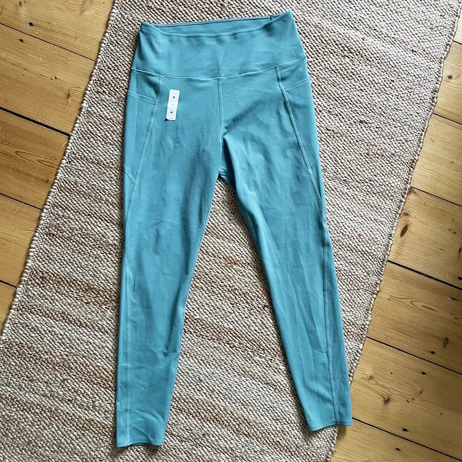 Uniqlo Airism Leggings Uniqlo Airism Leggings als Flatlay