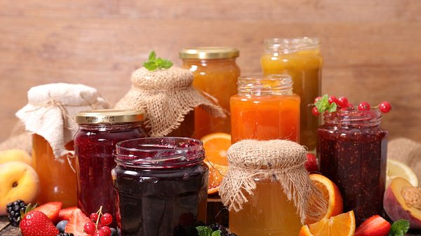 Was ist der Unterschied zwischen Marmelade und Konfitüre? - Foto: margouillatphotos/iStock