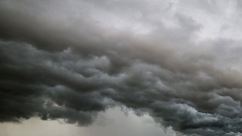 Der Deutsche Wetterdienst warnt vor schweren Unwettern. - Foto: iStock