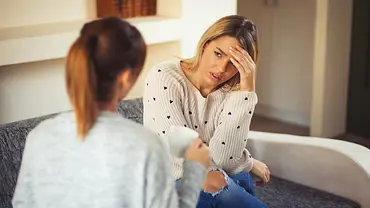 Unzufriedenheit: Warum wollen wir immer mehr? - Foto: Emir Memedovski/iStock Unzufriedenheit: Warum wollen wir immer mehr? - Foto: Emir Memedovski/iStock