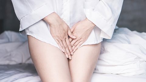 Unsere Vagina kann an verschiedenen Krankheiten leiden. Diese 5 Anzeichen sprechen für eine Scheidenerkrankung. - Foto: iStock / Doucefleur