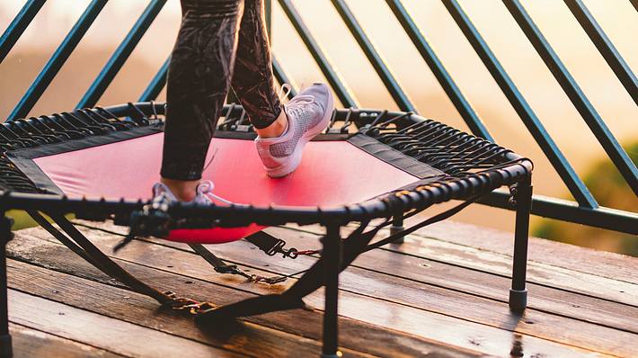 Zu den Vagusnerv-Übungen zählt auch das Faszienjogging. (Symbolbild) - Foto: Edwin Tan/iStock