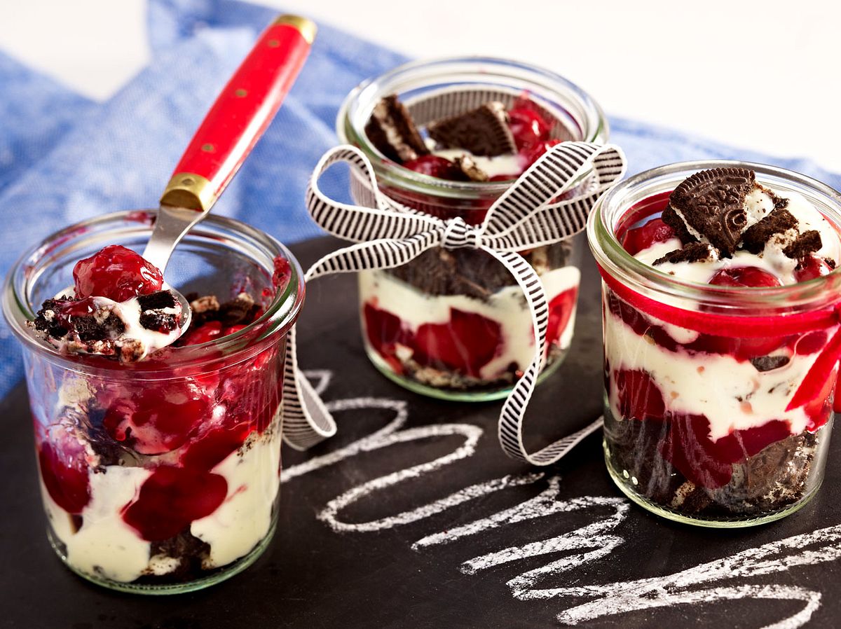 Fruchtig, crunchig und süß - dieses vegane Trifle hat es in sich!