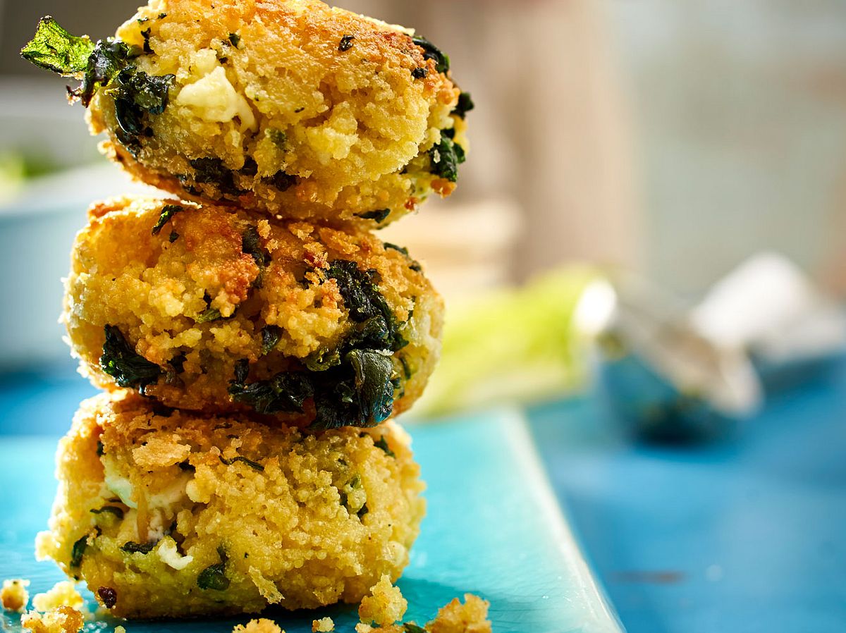 Nicht nur als Salat ein Hit. Couscous eignet sich gut für vegane Frikadellen.