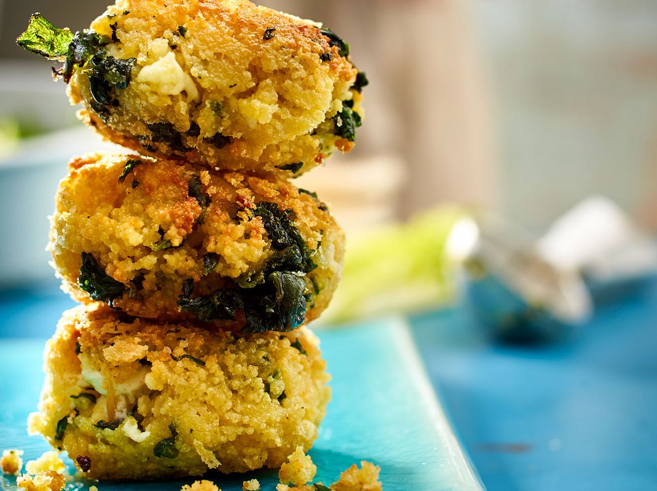 Nicht nur als Salat ein Hit. Couscous eignet sich gut für vegane Frikadellen. Nicht nur als Salat ein Hit. Couscous eignet sich gut für vegane Frikadellen.