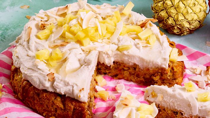 Veganer Karottenkuchen: Saftiges Rezept mit Apfelmus & Ananas - Foto: House of Food / Bauer Food Experts KG