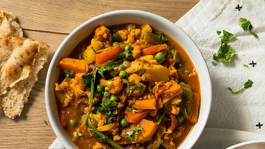 Ein herrliches Curry schmeckt auch vegetarisch fabelhaft. - Foto: iStock/bhofack2