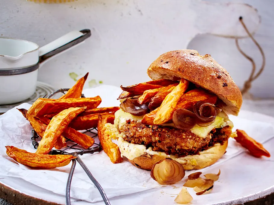 Vegetarischer Burger mit Quinoa-Patties Für alle Quinoa-Fans ist dieser vegetarische Burger genau richtig.