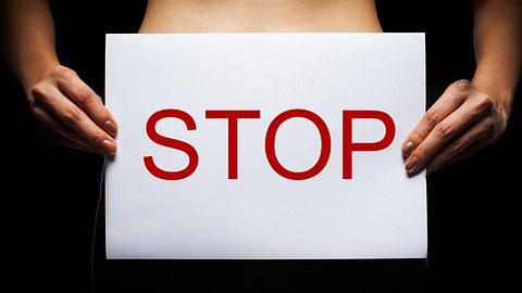 Verhalten bei sexueller Belästigung: So reagierst du richtig - Foto: iStock