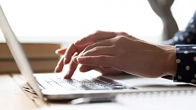 4-Tage-Arbeitswoche: Dieses Land in Europa macht ernst! - Foto: iStock/fizkes