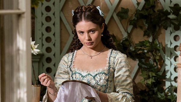 Connie Jenkins-Greig als junge Violet Ledger in Queen Charlotte: Eine Bridgerton Geschichte. - Foto: Nick Wall/Netflix © 2023
