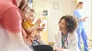 Viren beim Kinderarzt: Wir kann ich mich im Wartezimmer vor den Keimen schützen? - Foto: iStock