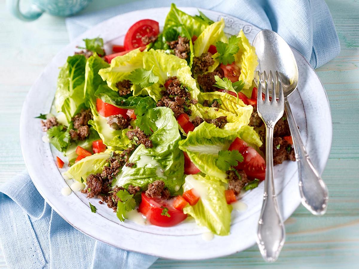 Vital-Smoothie-Diät: Rezept für Römersalat mit Hack Vital-Smoothie-Diät: Rezept für Römersalat mit Hack