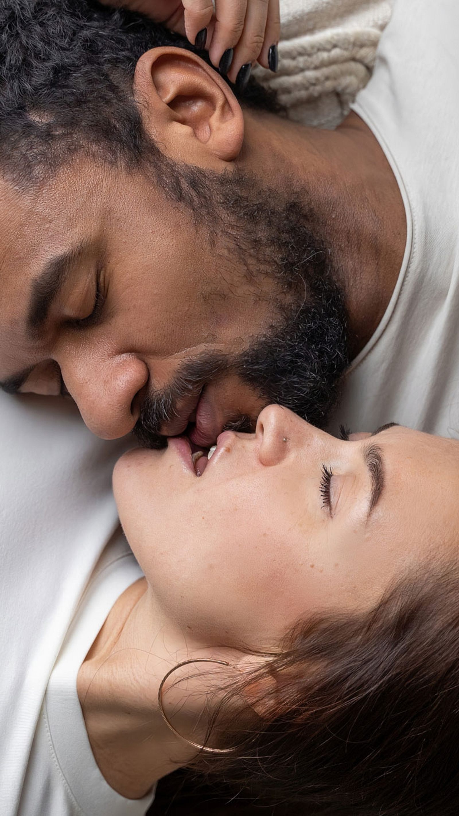 Vorspiel beim Sex: 5 Argumente und heie Ideen fr mehr Intimitt | Wunderweib Vorspiel beim Sex: 5 Argumente und heie Ideen fr mehr Intimitt | Wunderweib
