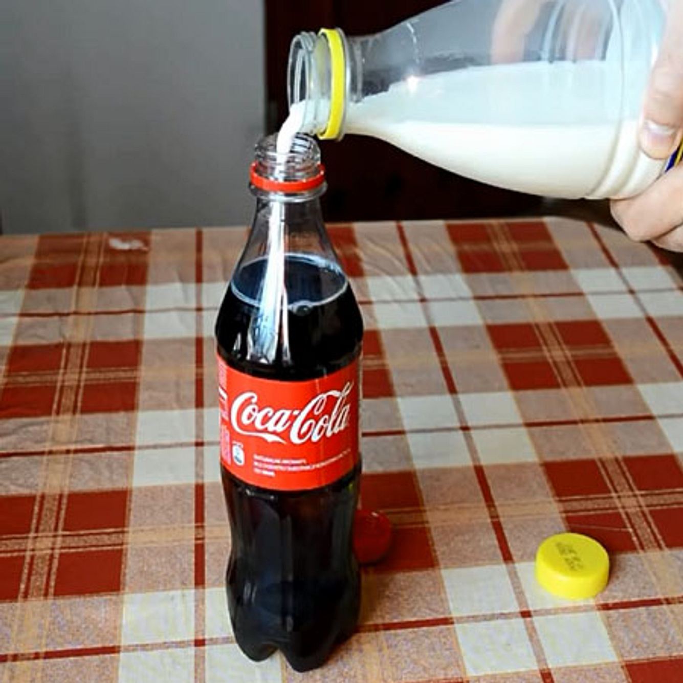 was passiert wenn man cola mit milch mischt q