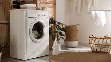 Waschmaschine mit Trockner - Foto: iStock/Liudmila Chernetska