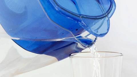 Wasserfilter im Test - Foto: iStock