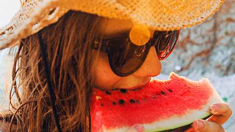 Wassermelone: Schale mitessen ist gesund und macht schlank - Foto: iStock