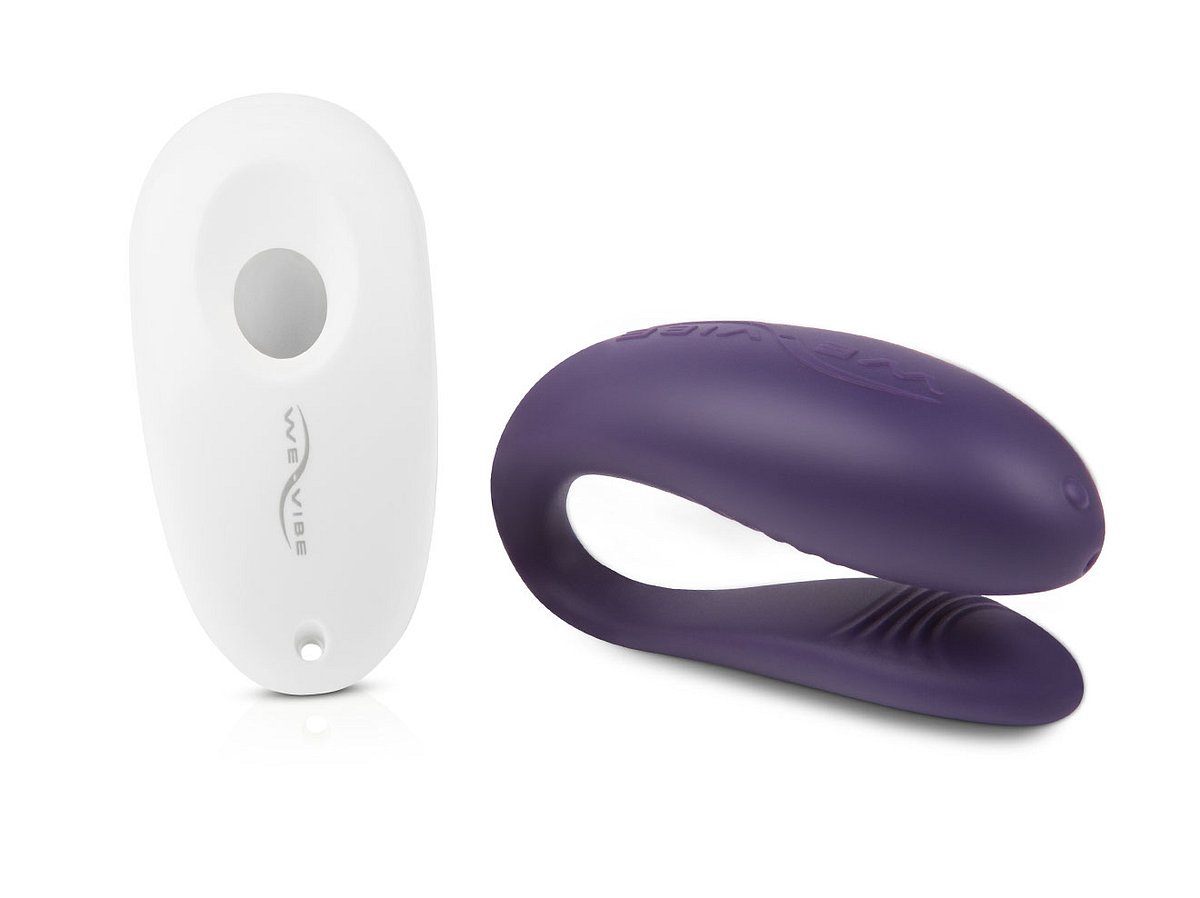 Der Paarvibrator Unite von We-Vibe stimuliert parallel G-Punkt, Klitoris und den Penis.