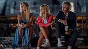 Die We were liars-Charaktere Cady, Mirren und Johnny sitzen nebeneinander. - Foto: Amazon Content Services LLC