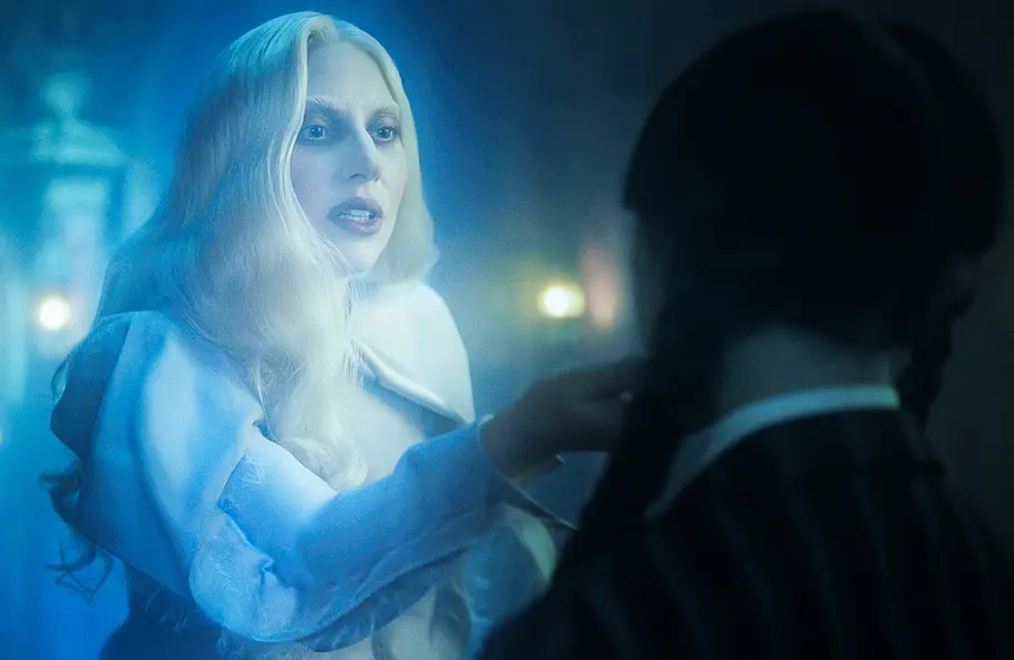 Lady Gaga als Roseline Rotwood in „Wednesday“ Staffel 2.