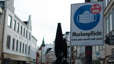 In Flensburg gelten ab dem Wochenende strengere Regeln. - Foto: IMAGO / Willi Schewski
