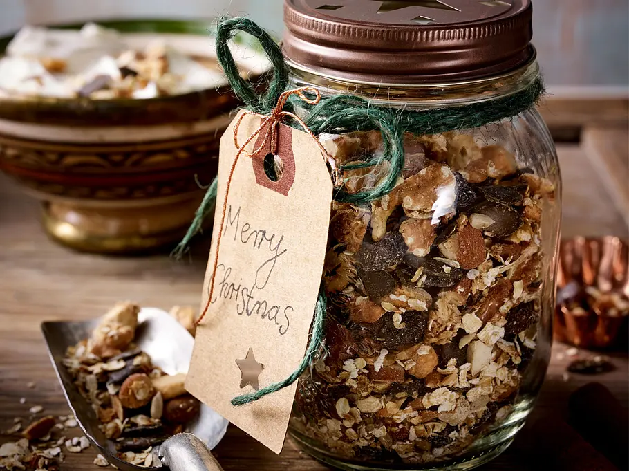 Crunchiges Weihnachtsmüsli Süß und crunchig - dieses Müsli ist ein Frühstückshit.