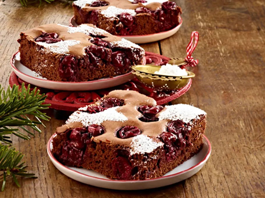 Schoko-Glühweinschnitten: Rezept für schnellen Weihnachtskuchen Schoko-Glühweinschnitten: Rezept für schnellen Weihnachtskuchen